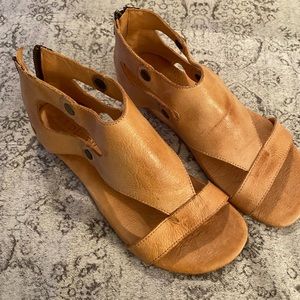 Women’s Bed Stu sandals.  Size 7 light tan.